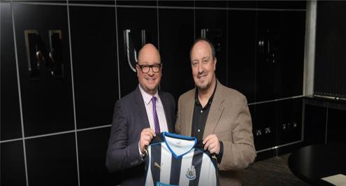 رافائيل بنيتيز مدرب الشهر في التشامبيونشيب